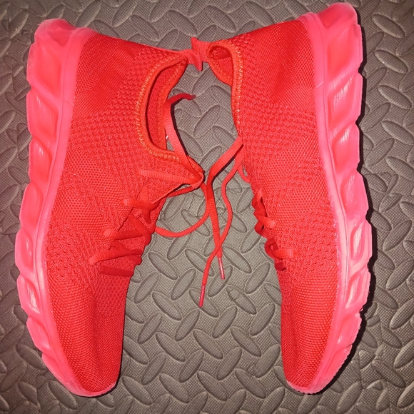 Men red lace up breathable sneakers - Picture 4 of 13